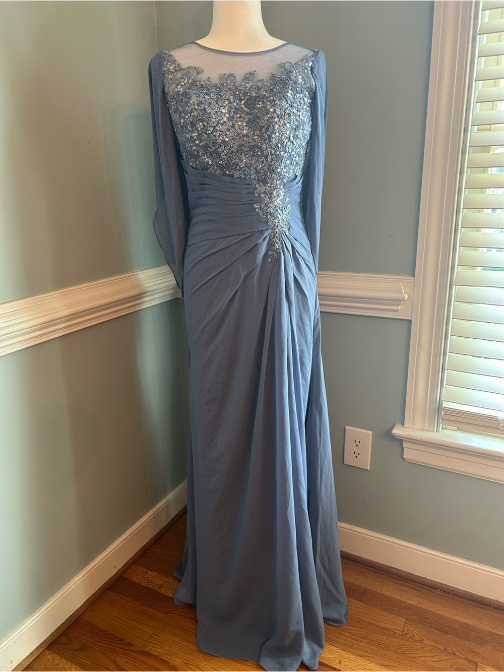 Elegant Blue Lace Appliqué Evening Dress size 2